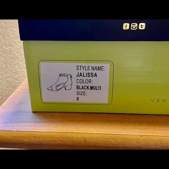 NIB-Very Volatile Western Leather Cutout Sandals - Picture 15 of 16